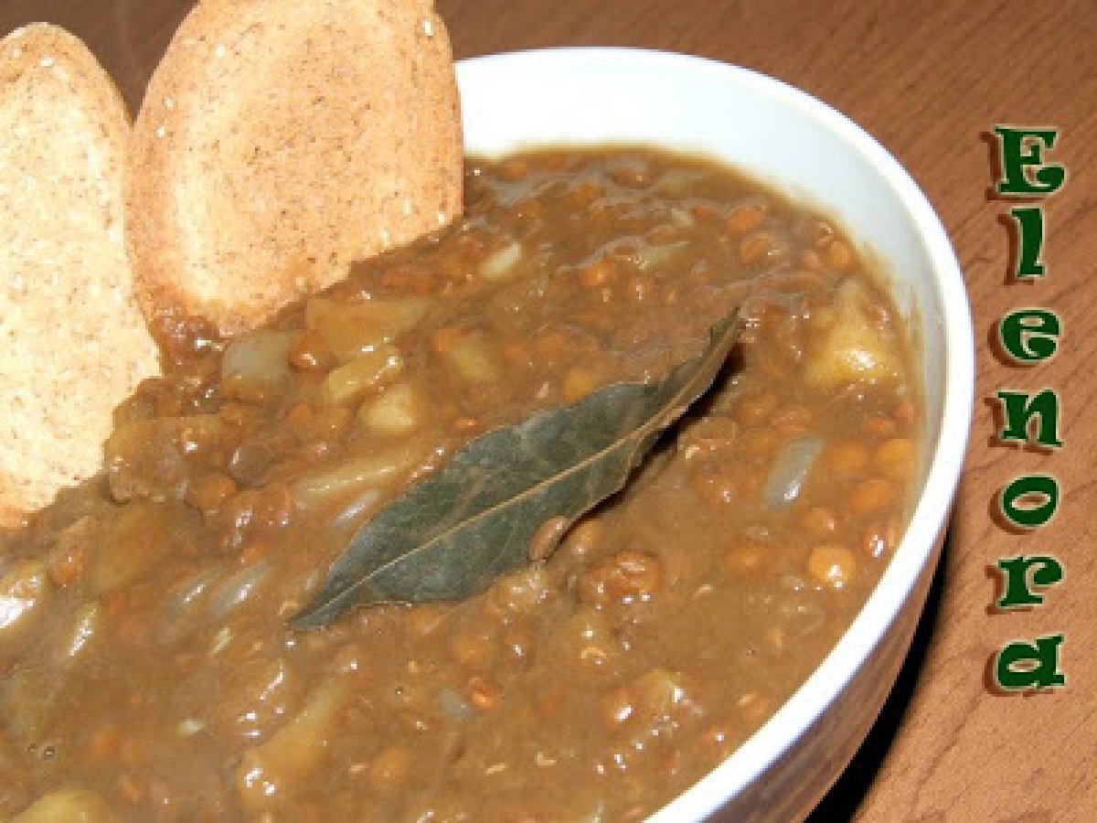 ZUPPA DI LENTICCHIE ALL'UVETTA