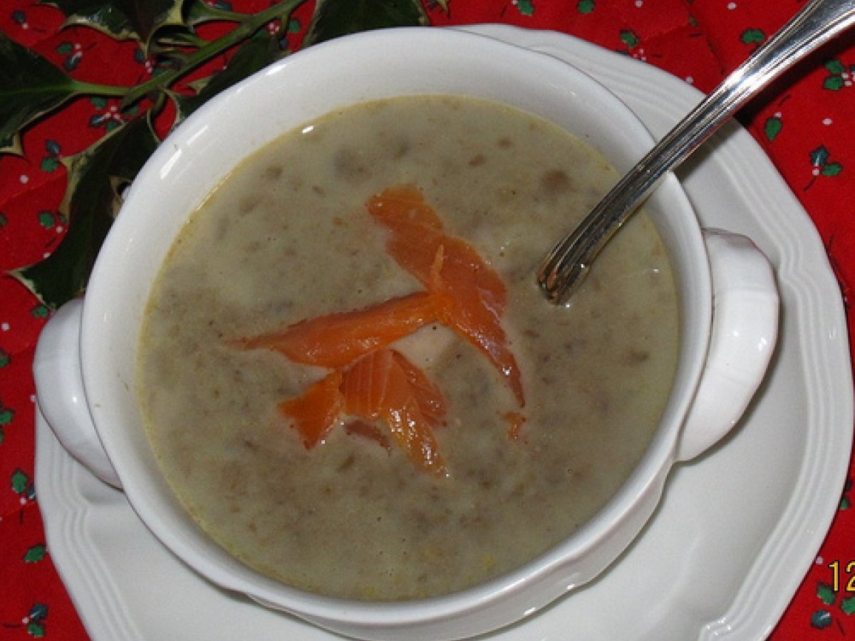 Zuppa di lenticchie con salmone affumicato