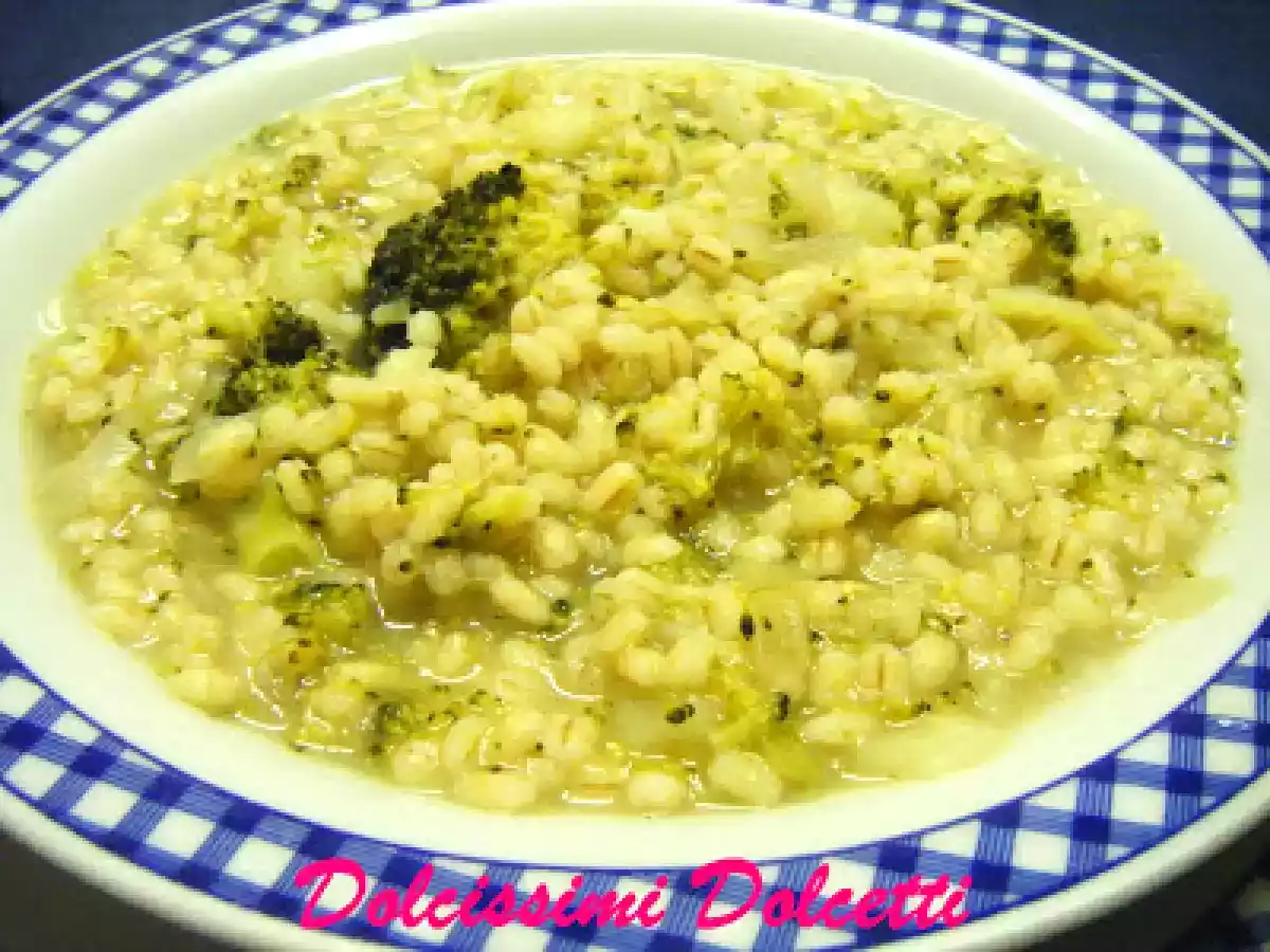 Zuppa di orzo e broccoli