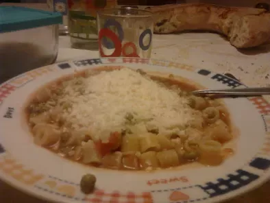 Zuppa di Pasta Piselli e Pomodoro pronta in pochi minuti