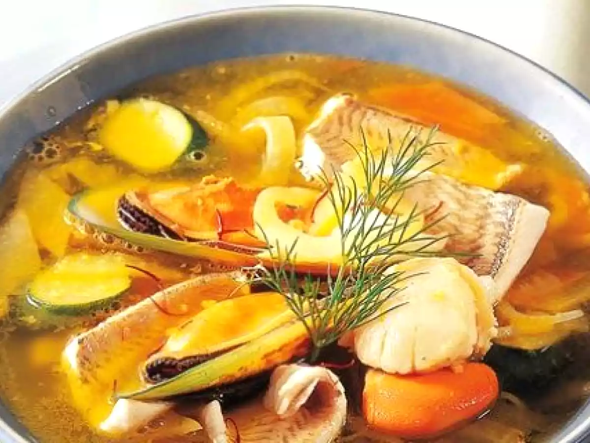 Zuppa di pesce allo zafferano