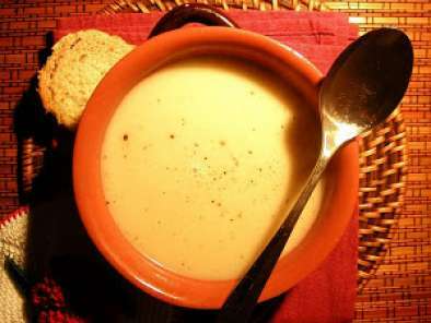 Zuppa di sedano rapa e Roquefort