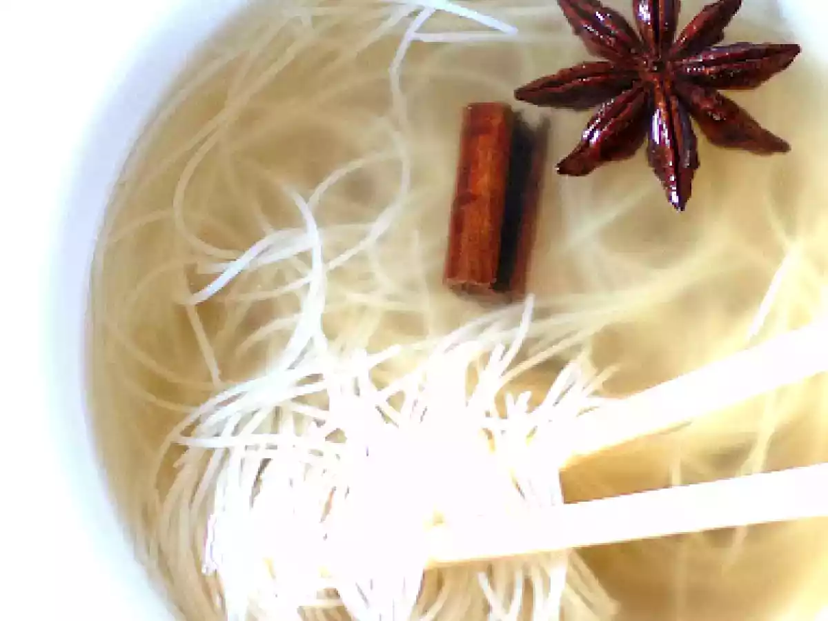 ZUPPA DI SPAGHETTI CINESI