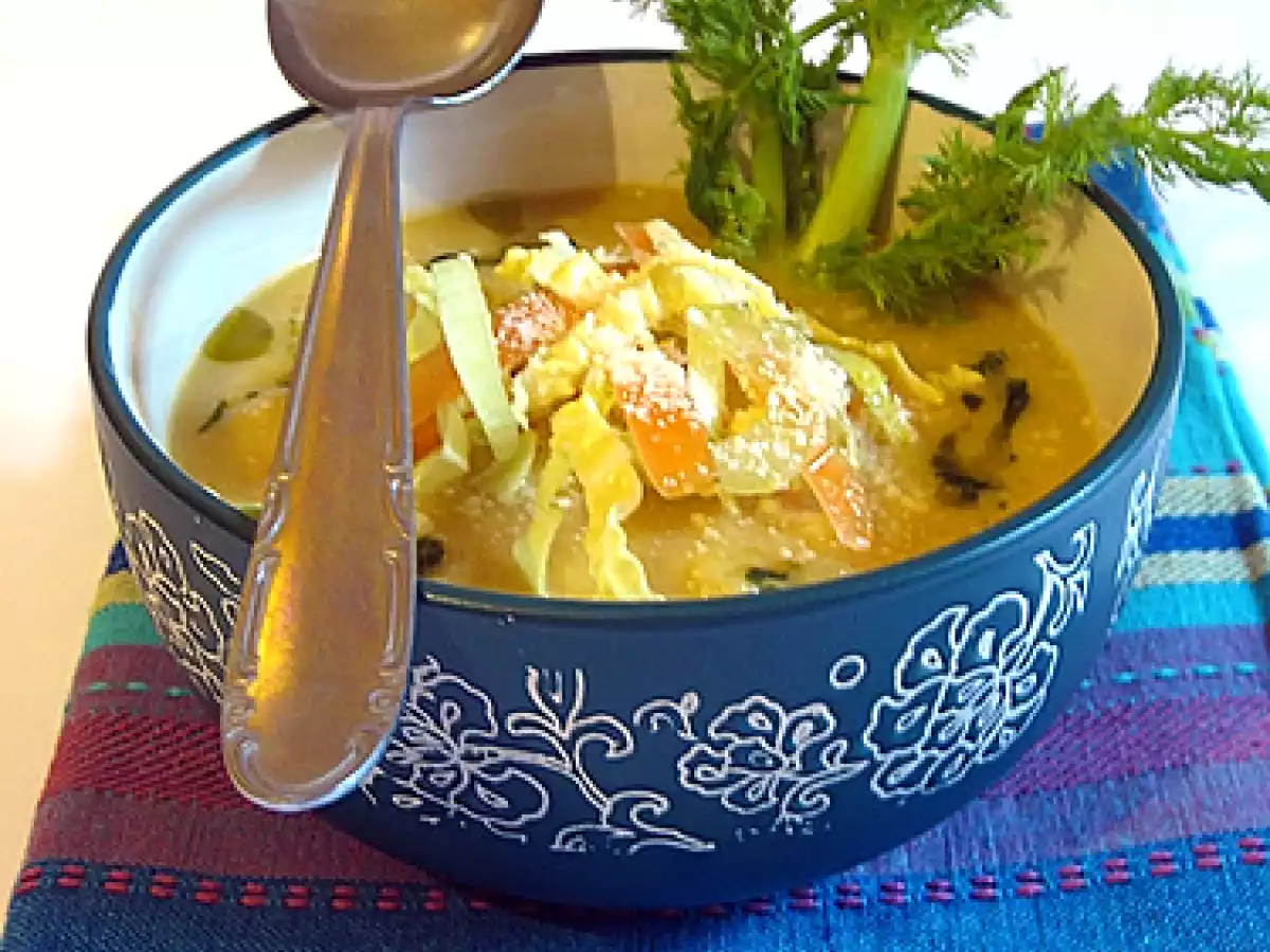 Zuppa di verza, sedano e finocchio