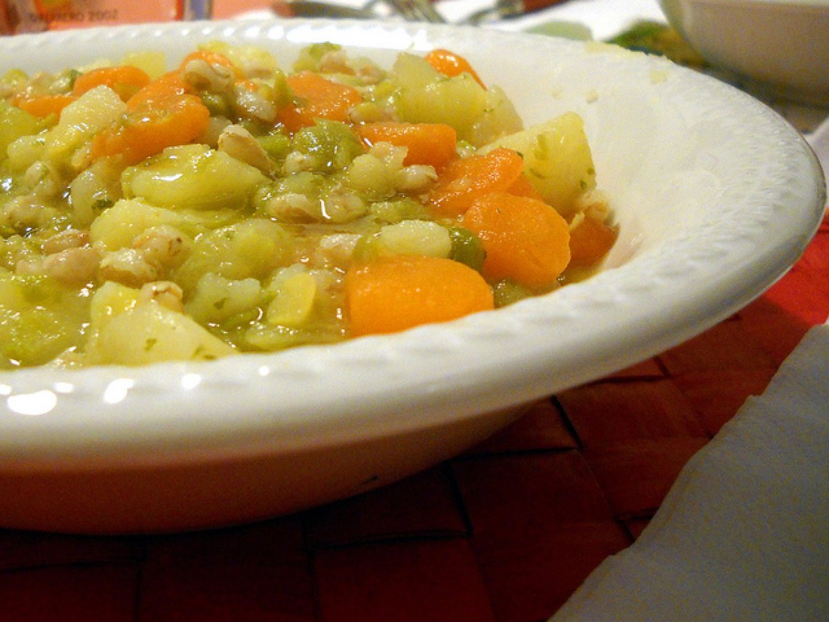 Zuppa fantasia e amicizia..con farro e legumi, foto 2
