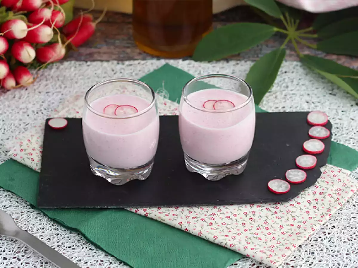 Zuppa fredda di ravanelli: la ricetta fresca e leggera pronta in 10 minuti