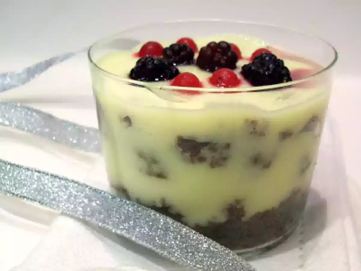 Zuppa inglese ai frutti di bosco