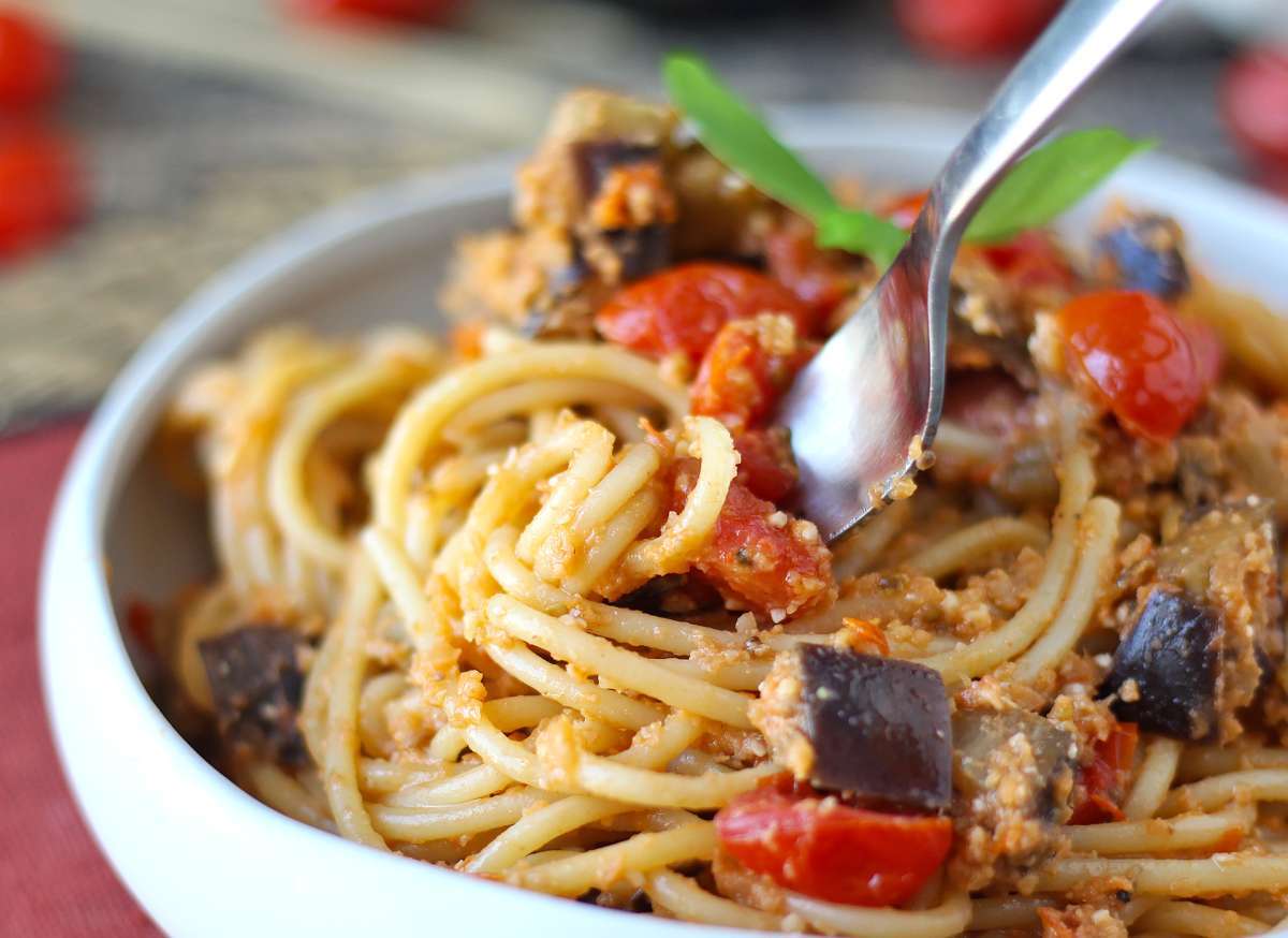 Primi con melanzane: ricette facili, cremose e mediterranee